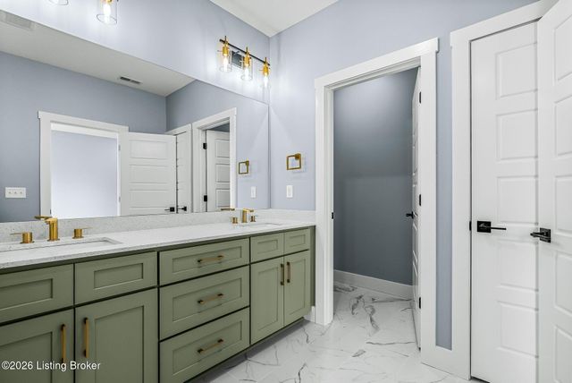 1100 Silvercrest Ln, Louisville, KY 40223