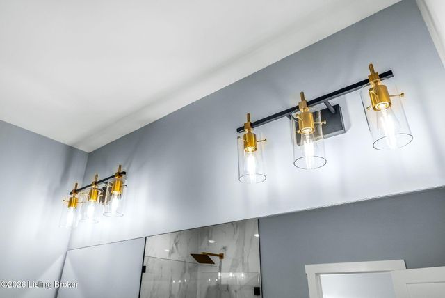 1100 Silvercrest Ln, Louisville, KY 40223