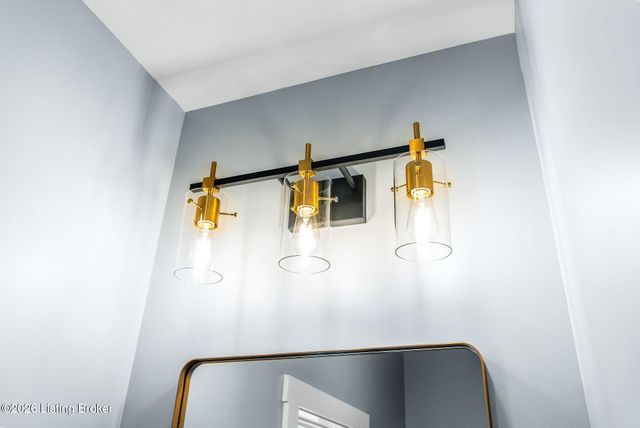 1100 Silvercrest Ln, Louisville, KY 40223