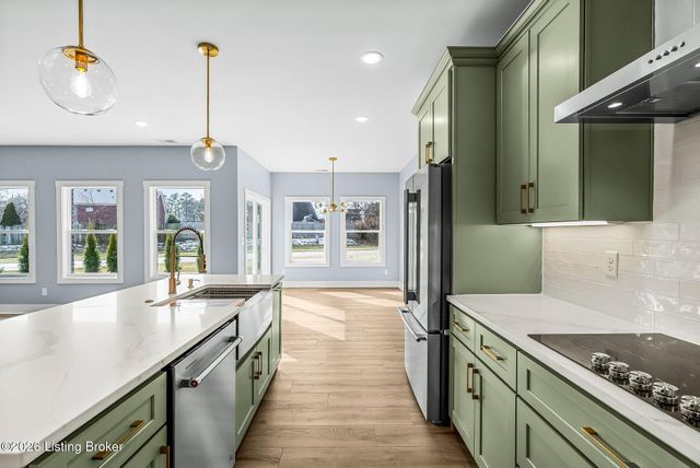 1100 Silvercrest Ln, Louisville, KY 40223