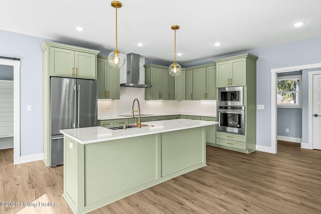 1100 Silvercrest Ln, Louisville, KY 40223