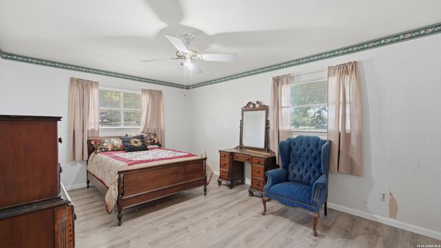 603 RIVER OAK DR, Seguin, TX 78155