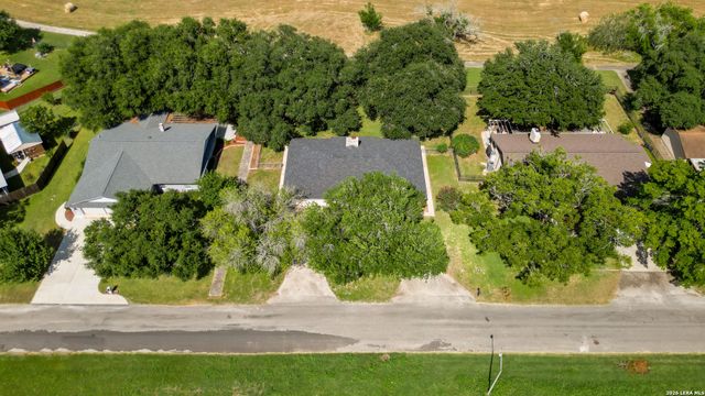 603 RIVER OAK DR, Seguin, TX 78155
