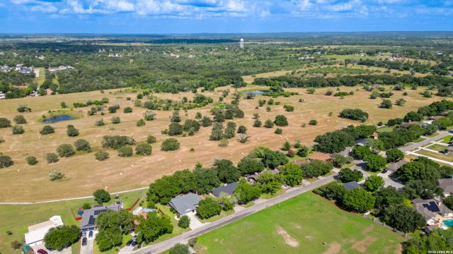 603 RIVER OAK DR, Seguin, TX 78155
