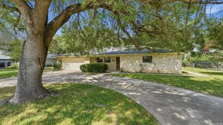 603 RIVER OAK DR, Seguin, TX 78155