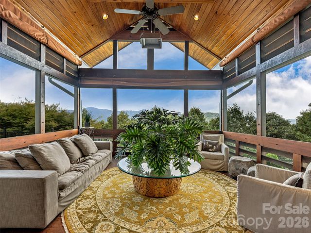 10 Beaverbrook Court, Asheville, NC 28804