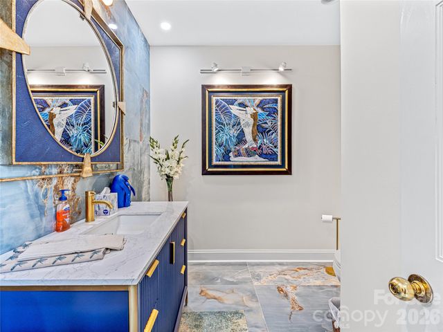 10 Beaverbrook Court, Asheville, NC 28804