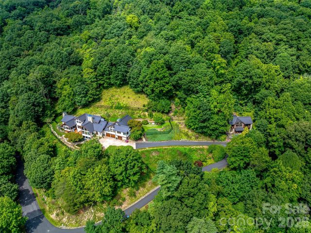 10 Beaverbrook Court, Asheville, NC 28804