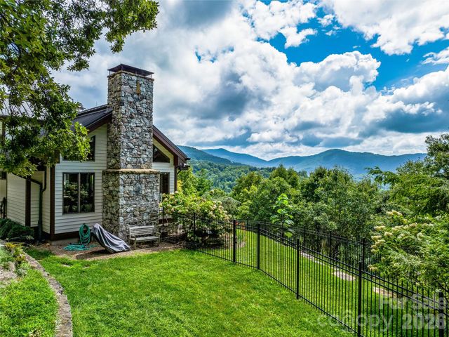 10 Beaverbrook Court, Asheville, NC 28804