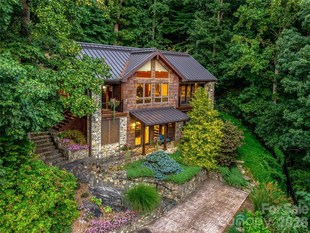 10 Beaverbrook Court, Asheville, NC 28804