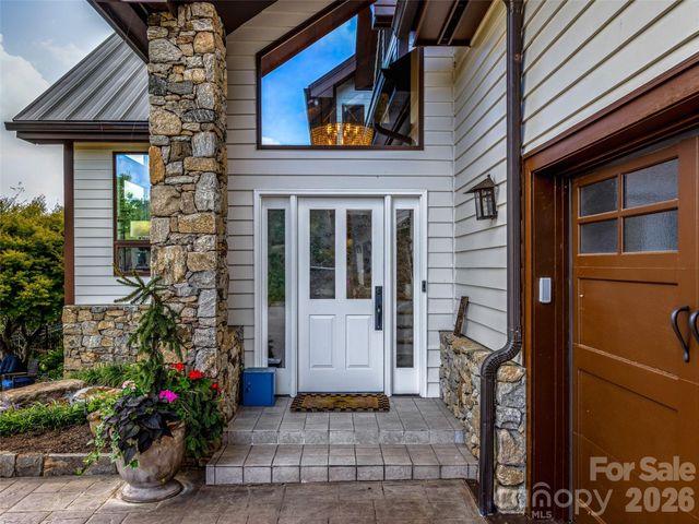 10 Beaverbrook Court, Asheville, NC 28804