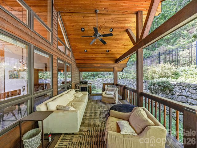 10 Beaverbrook Court, Asheville, NC 28804