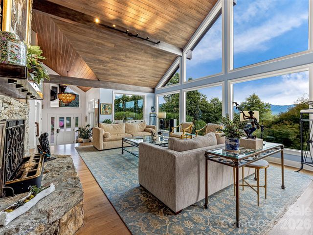 10 Beaverbrook Court, Asheville, NC 28804