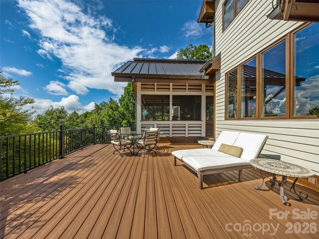10 Beaverbrook Court, Asheville, NC 28804