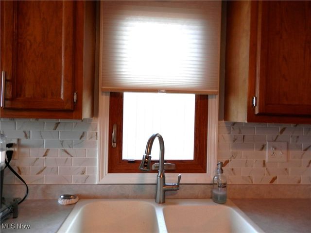 33091 Lake Shore Boulevard, Eastlake, OH 44095