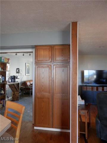 33091 Lake Shore Boulevard, Eastlake, OH 44095