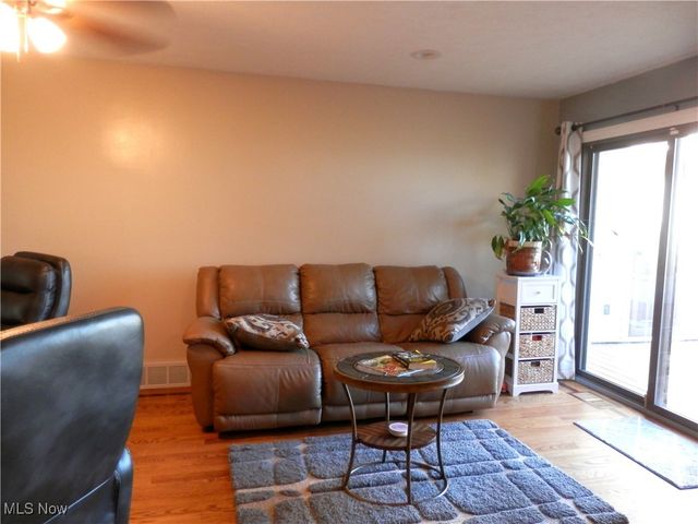 33091 Lake Shore Boulevard, Eastlake, OH 44095