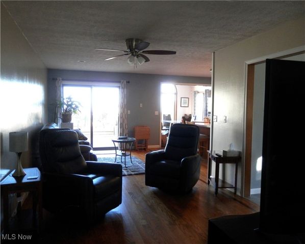 33091 Lake Shore Boulevard, Eastlake, OH 44095