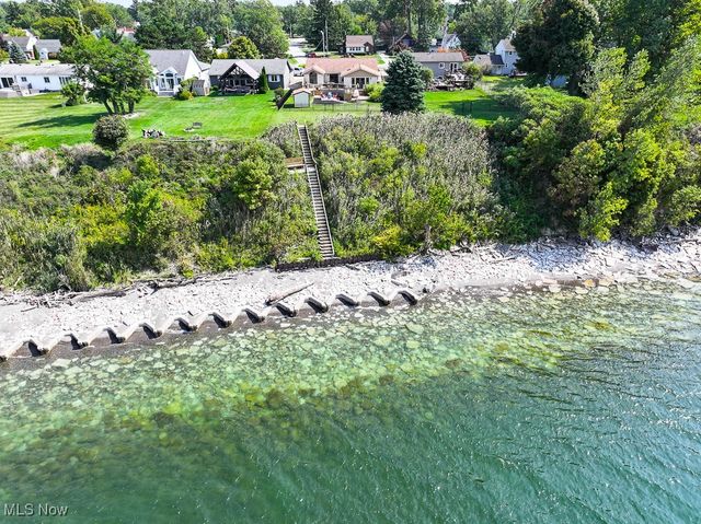 33091 Lake Shore Boulevard, Eastlake, OH 44095