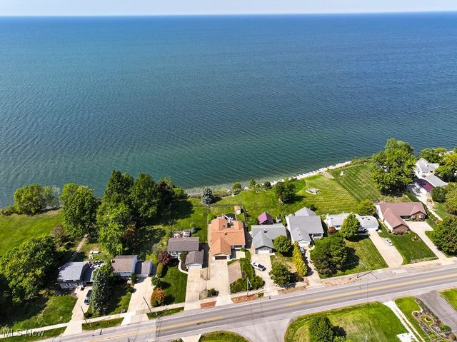 33091 Lake Shore Boulevard, Eastlake, OH 44095