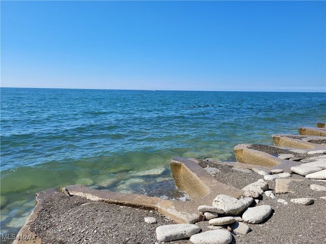 33091 Lake Shore Boulevard, Eastlake, OH 44095