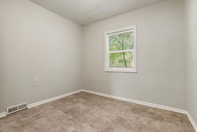 6402 E 149th Terrace, Grandview, MO 64030