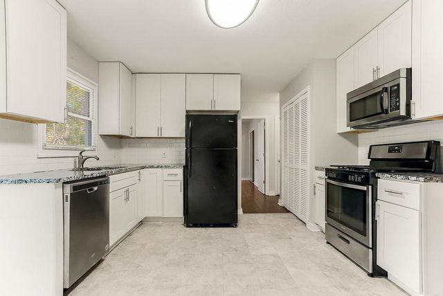 6402 E 149th Terrace, Grandview, MO 64030
