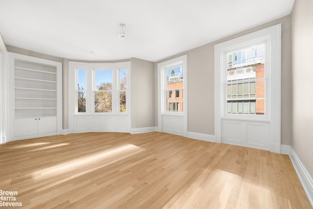 402 W 20TH Street, New York City, NY 10011