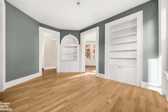 402 W 20TH Street, New York City, NY 10011