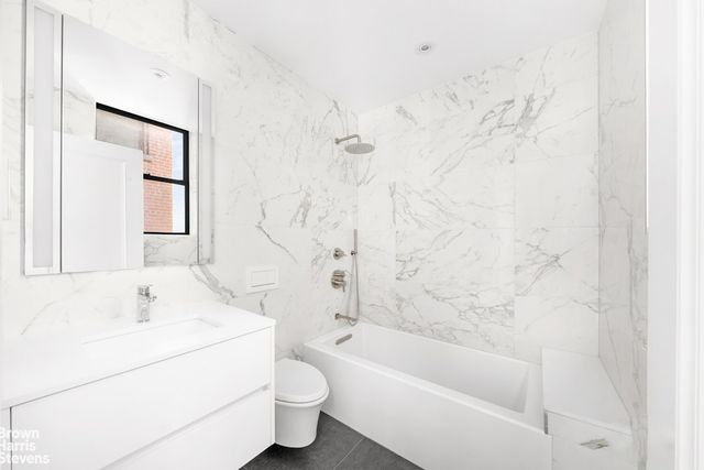 402 W 20TH Street, New York City, NY 10011