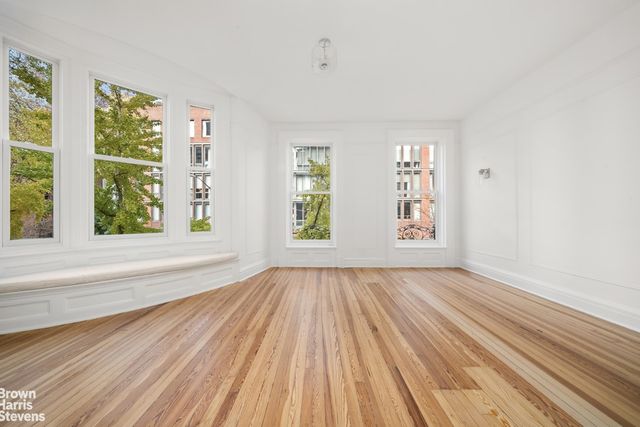 402 W 20TH Street, New York City, NY 10011