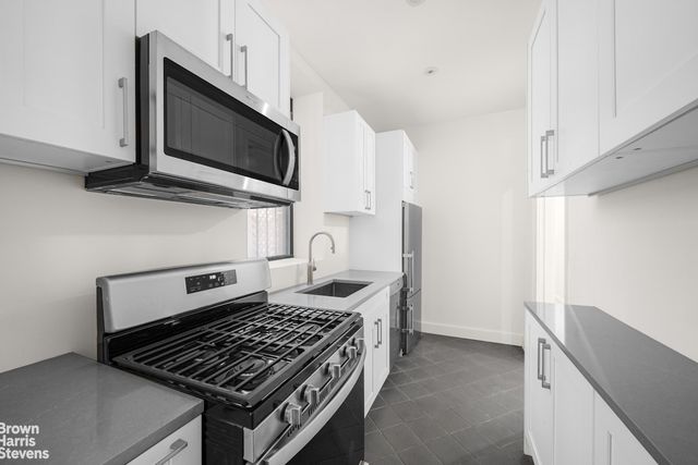 402 W 20TH Street, New York City, NY 10011