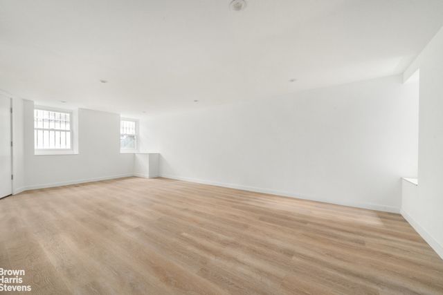 402 W 20TH Street, New York City, NY 10011