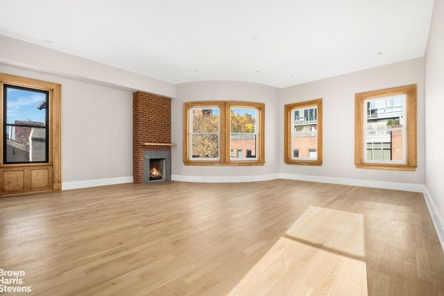 402 W 20TH Street, New York City, NY 10011