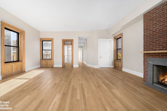 402 W 20TH Street, New York City, NY 10011