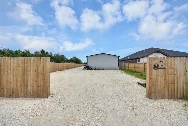 828 Road 5607, Cleveland, TX 77327