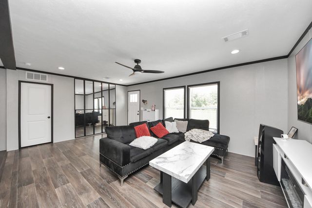 828 Road 5607, Cleveland, TX 77327