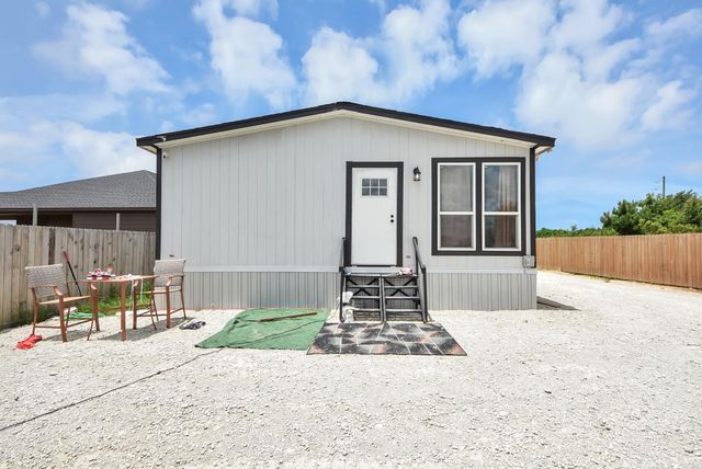 828 Road 5607, Cleveland, TX 77327