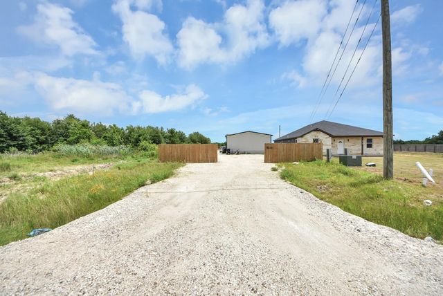 828 Road 5607, Cleveland, TX 77327