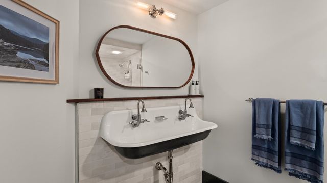 56 Turner Mill Lane, Stowe, VT 05672