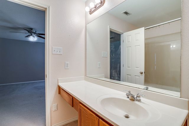 800 Grant Street, Burleson, TX 76028