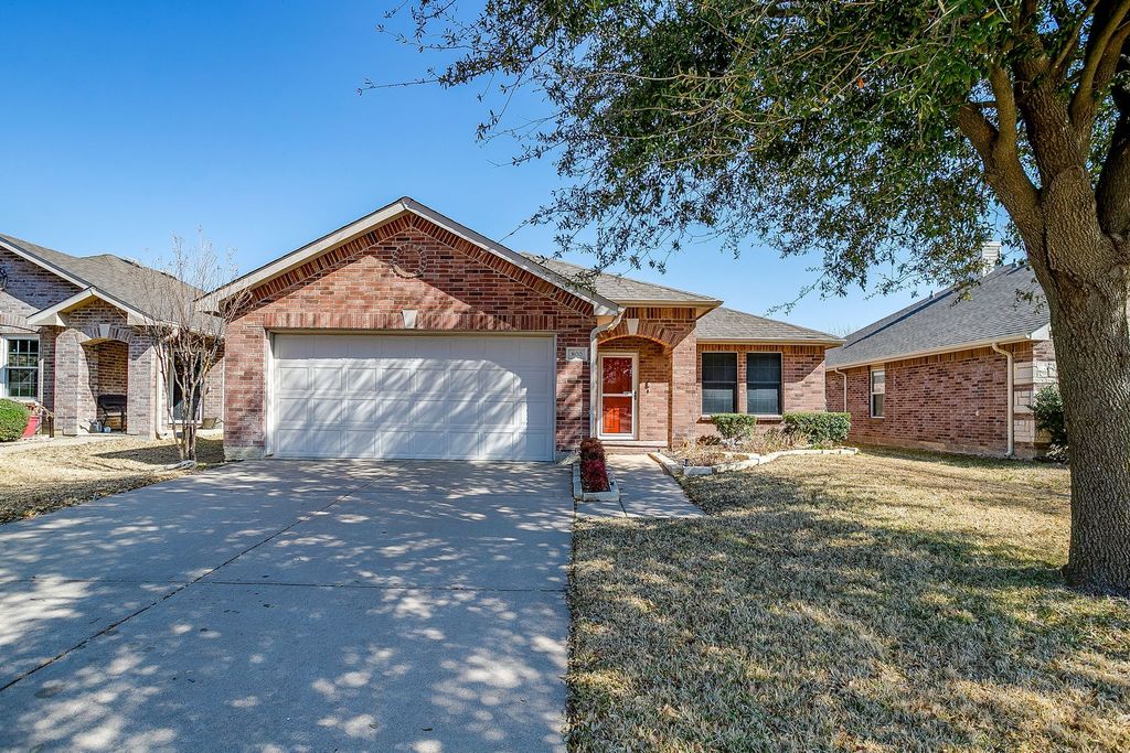 800 Grant Street, Burleson, TX 76028
