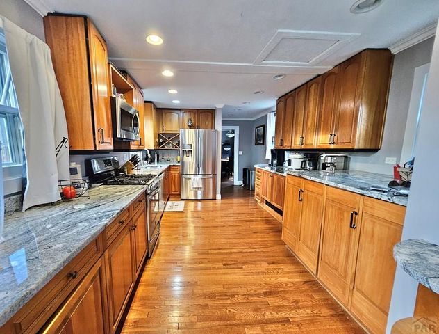 317 E Abriendo Ave, Pueblo, CO 81004