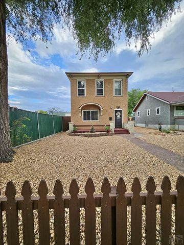 317 E Abriendo Ave, Pueblo, CO 81004