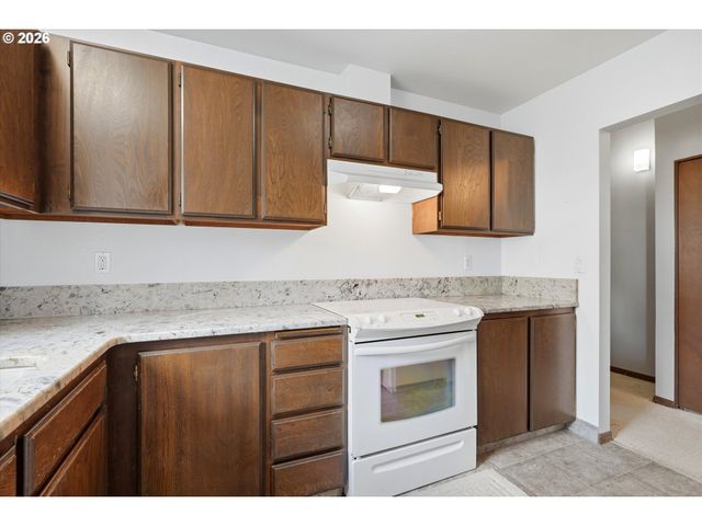 17815 Nw LAKEWAY Ct, Beaverton, OR 97006