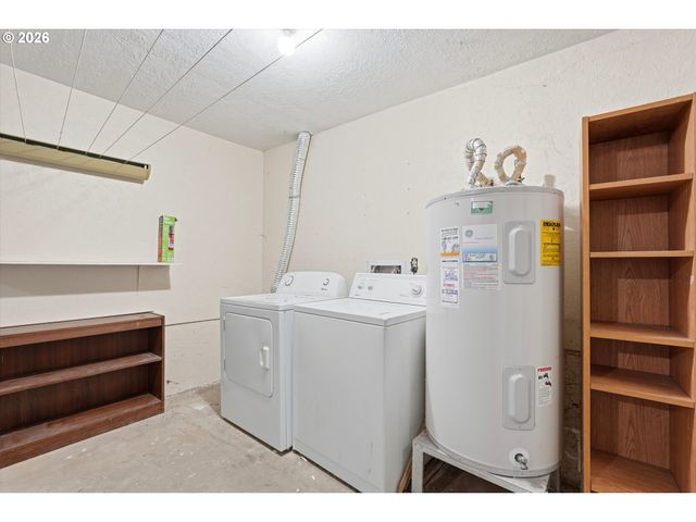 17815 Nw LAKEWAY Ct, Beaverton, OR 97006