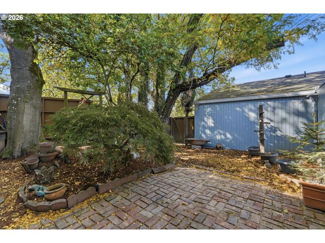 17815 Nw LAKEWAY Ct, Beaverton, OR 97006