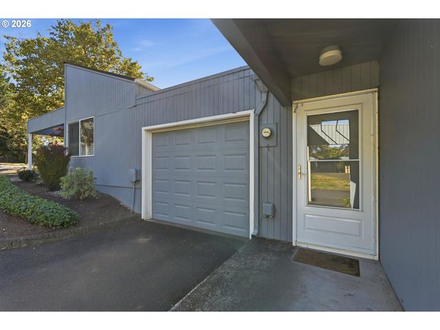 17815 Nw LAKEWAY Ct, Beaverton, OR 97006