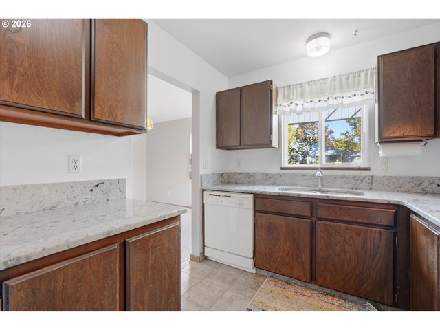 17815 Nw LAKEWAY Ct, Beaverton, OR 97006