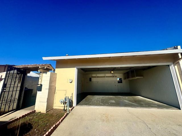 607 Calaveras Drive, Salinas, CA 93906
